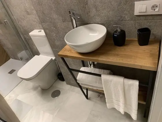 Tek Büyük veya İki Ayrı Yataklı Oda, Balkon