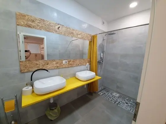 Single Bed in 6-Bed Dormitory Room