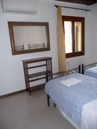 Classic Tek Büyük veya İki Ayrı Yataklı Oda, Ortak Banyo