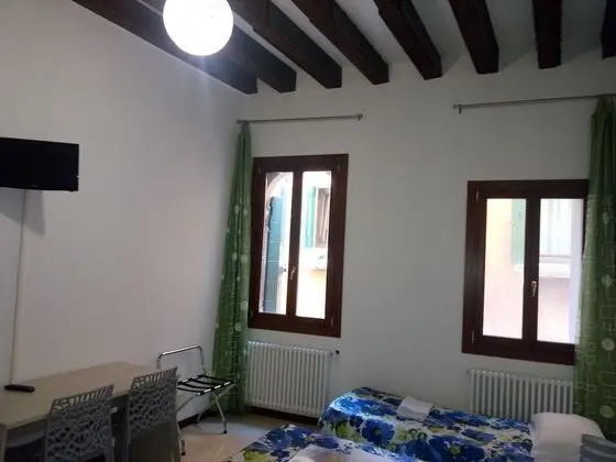 Classic Üç Kişilik Oda