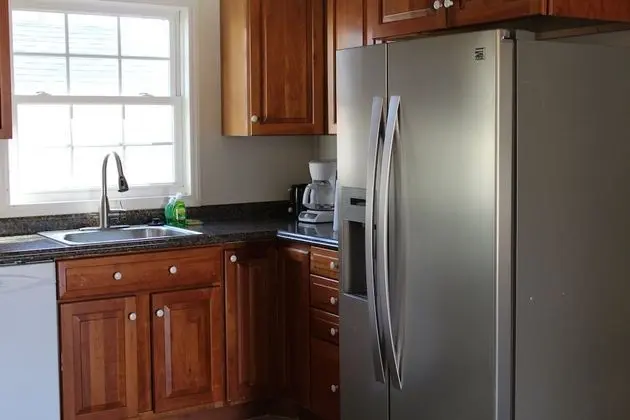 Family House, 3 Bedroom 2 Bath (sleeps 6)