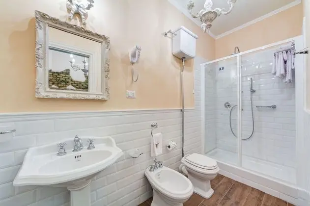 Luxury Üç Kişilik Oda, Şehir Manzaralı