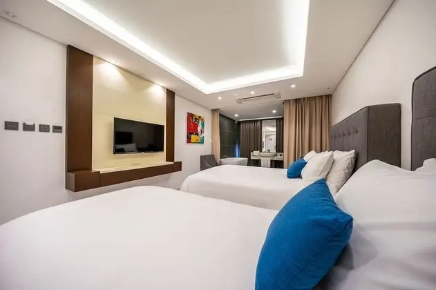 Superior Family Room City (Bath)