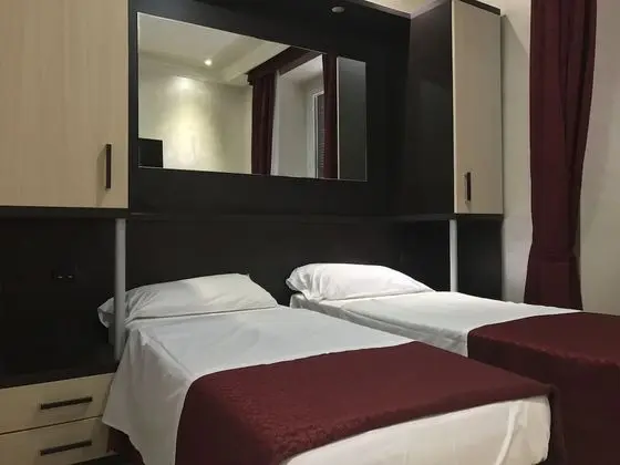 Tek Büyük veya İki Ayrı Yataklı Oda