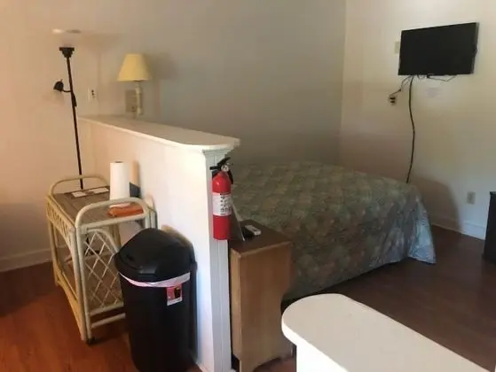 Studio, 1 Queen Bed No Pets