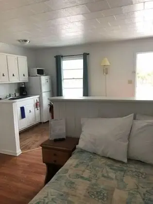 Studio, 1 Queen Bed No Pets