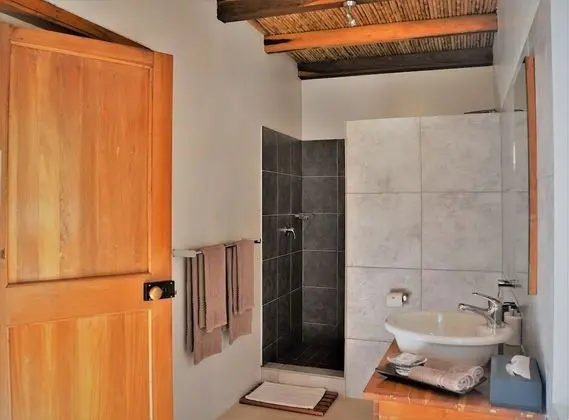 Luxury Oda, 1 En Büyük (King) Boy Yatak (luxury king with bath & shower )