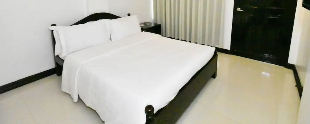 Standard Oda (Queen, 2nd Floor)