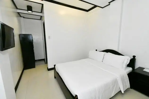 Standard Oda (Queen, 2nd Floor)