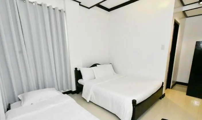 Standard Oda (Queen, 2nd Floor)