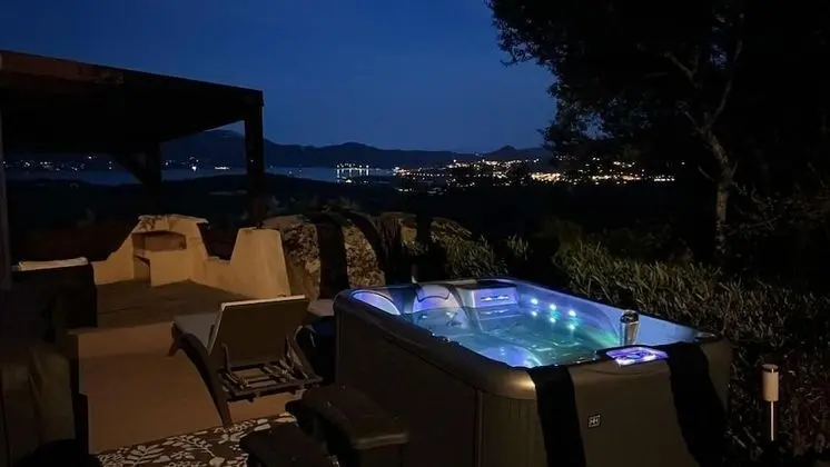 Deluxe Tek Büyük Yataklı Oda, 1 En Büyük (King) Boy Yatak, Deniz Manzaralı, Denize Bakan