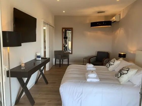 Deluxe Tek Büyük Yataklı Oda, 1 En Büyük (King) Boy Yatak, Deniz Manzaralı, Denize Bakan
