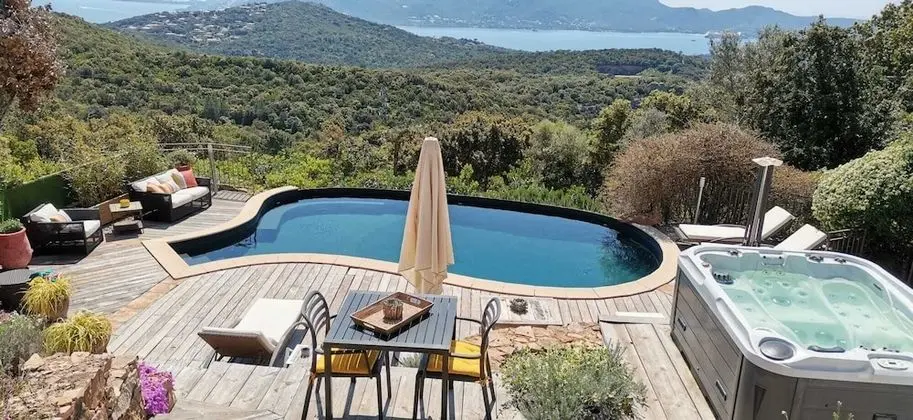 Premium Tek Büyük Yataklı Oda, 1 Büyük (Queen) Boy Yatak, Deniz Manzaralı, Denize Bakan