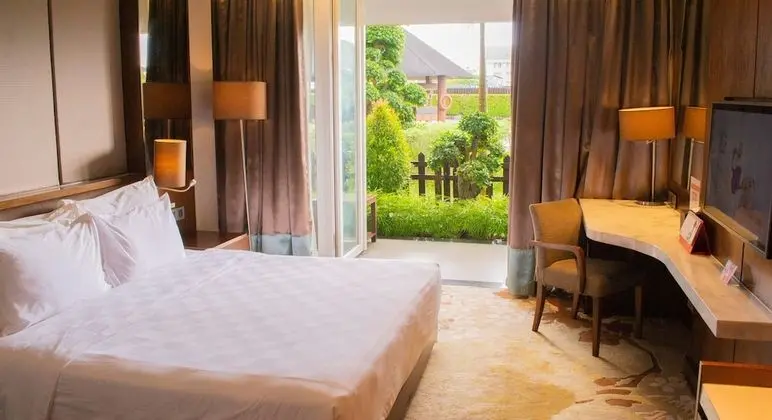 Deluxe Tek Büyük Yataklı Oda (Pool Terrace)