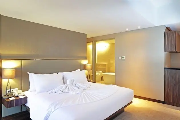 Honeymoon Suite