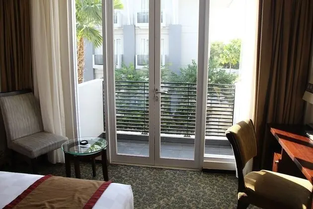 Deluxe İki Ayrı Yataklı Oda, Havuz Manzaralı