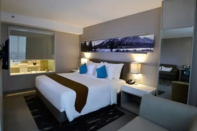Executive Suite, City View