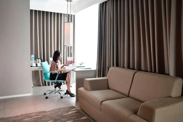 Executive Suite, City View