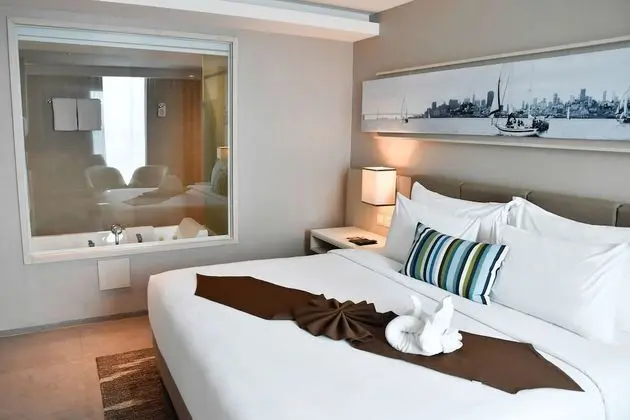 Executive Suite, City View