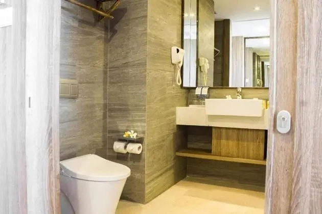 Deluxe Oda, 1 En Büyük (King) Boy Yatak, Balkon