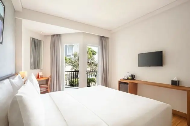 Deluxe Double Pool View