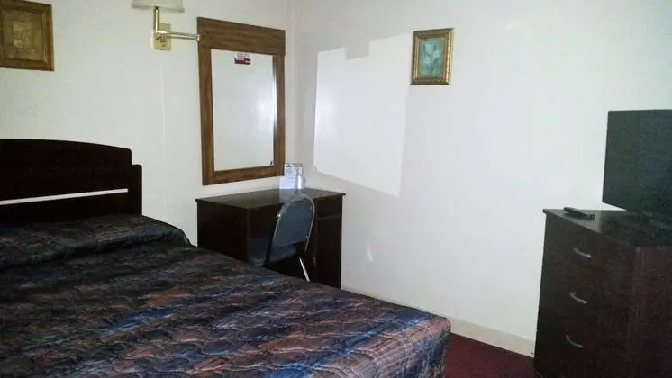 Bir adet Çift Kişilik Yataklı (One Double Bed)