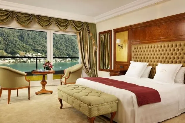 Deluxe Tek Büyük veya İki Ayrı Yataklı Oda, Balkon, Göl Manzaralı