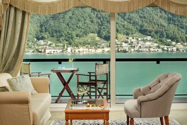 Deluxe Tek Büyük veya İki Ayrı Yataklı Oda, Balkon, Göl Manzaralı