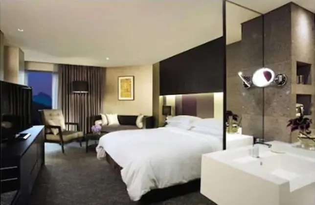 Deluxe Suite, 1 King Bed (for adding breakfast, all child breakfast surcharged on the spot)