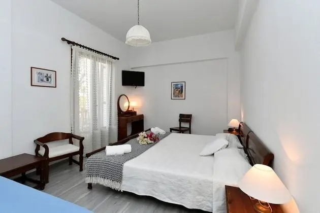 Üç Kişilik Oda