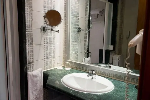 Family Oda, 1 En Büyük (King) Boy Yatak, Özel Banyo, Golf Manzaralı
