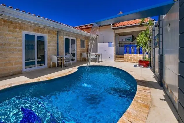 Pool side Apartment Deluxe