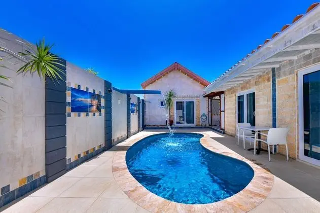 Pool side Apartment Deluxe