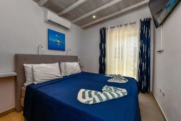 Pool side Apartment Deluxe