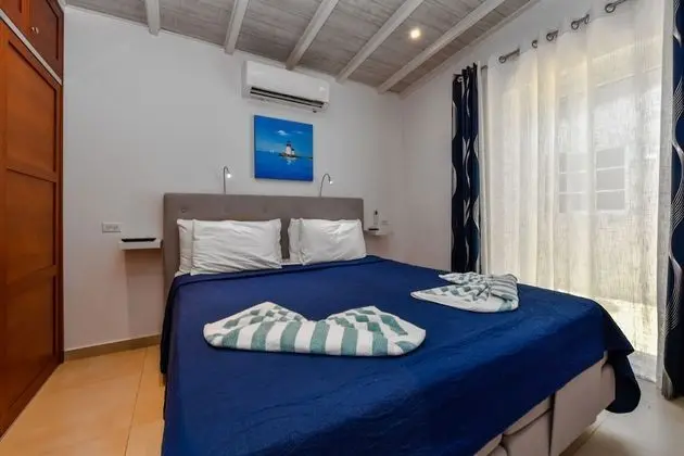 Pool side Apartment Deluxe