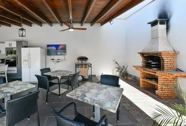 Pool side Apartment Deluxe