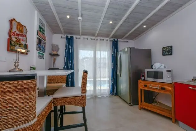 Superior Apart Daire, 1 Yatak Odası, Küçük Mutfak, Havuz Manzaralı