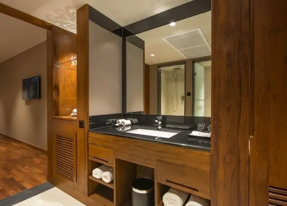 Deluxe Tek Büyük Yataklı Oda, Sigara İçilmez, Dağ Manzaralı