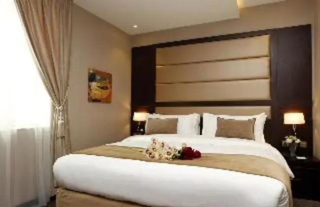 JUNIOR SUITE