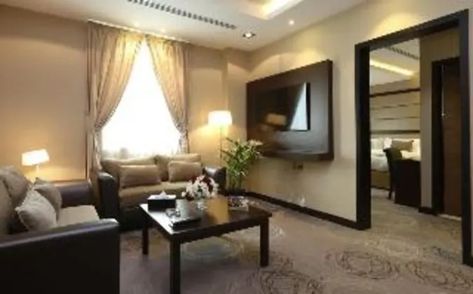 JUNIOR SUITE