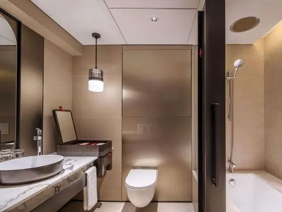 Executive Oda, 1 En Büyük (King) Boy Yatak, Business Dinlenme Salonu Kullanımı, Liman Manzaralı