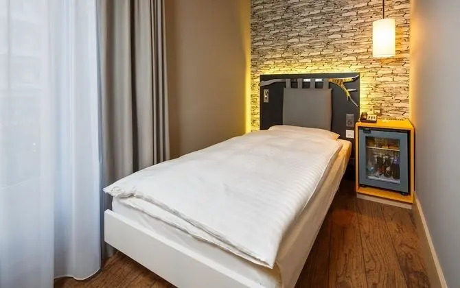 Tek Kişilik Oda, 1 Tek Kişilik Yatak