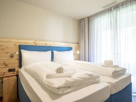 Ev