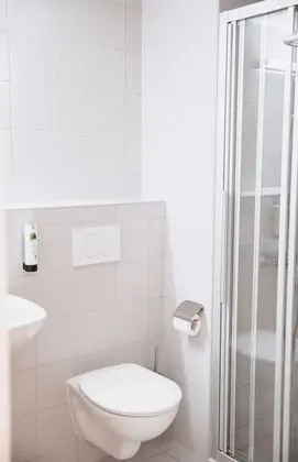 Üç Kişilik Oda