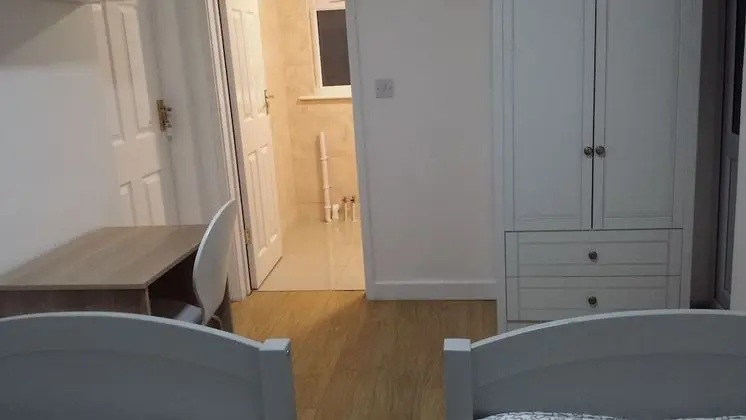 İki Ayrı Yataklı Oda, Banyolu/Duşlu