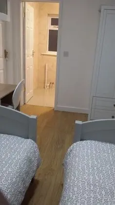 İki Ayrı Yataklı Oda, Banyolu/Duşlu