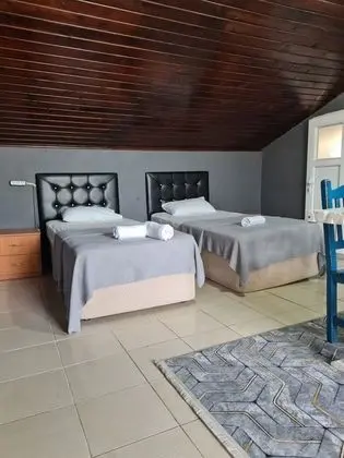 Aile Oda - Dört Kişilik Balkonlu Deniz Manzaralı