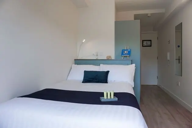 Tek Büyük Yataklı Oda, Balkon