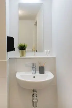Tek Büyük Yataklı Oda, Balkon