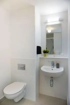 Tek Büyük Yataklı Oda, Balkon